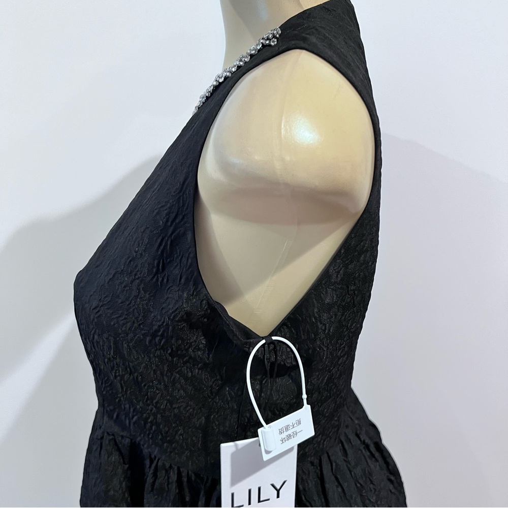 New Lily Elegant Jacquard Dress Embellished Sz M Black Sleeveless Midi A-line - Picture 5 of 9